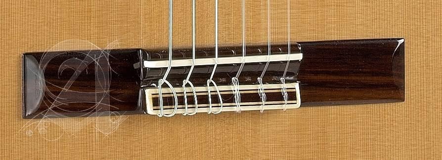 Alhambra 4P Guitarra Clásica Española con Tapa de Cedro Macizo