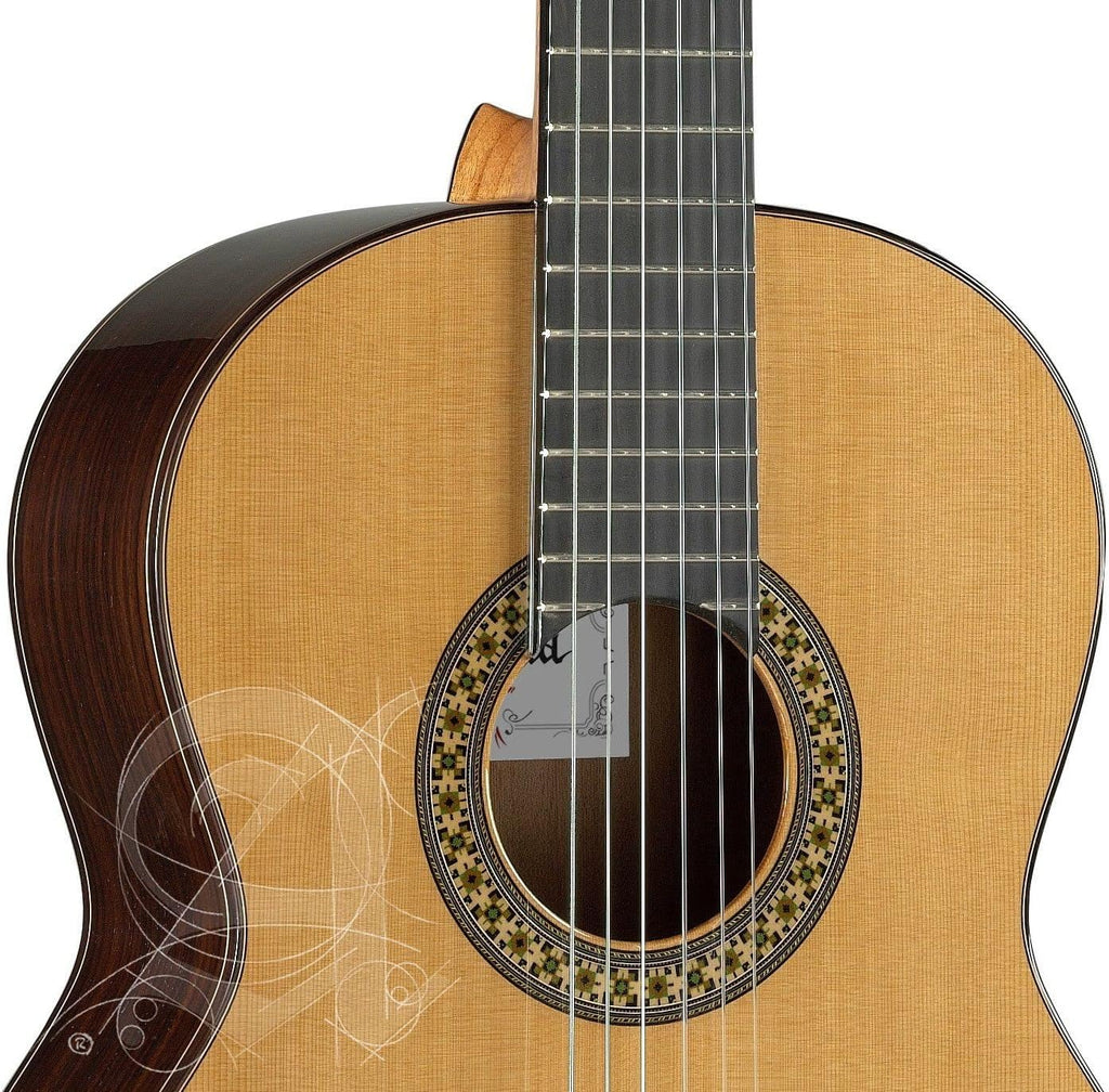 Alhambra 4P Guitarra Clásica Española con Tapa de Cedro Macizo