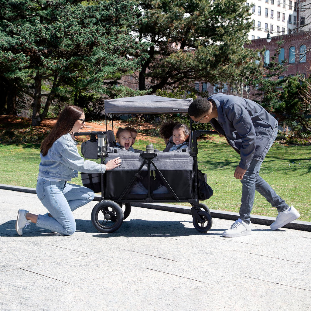 Delta Children Jeep Wrangler Deluxe Carrito Paseo para 4 Niños con Toldo y Nevera