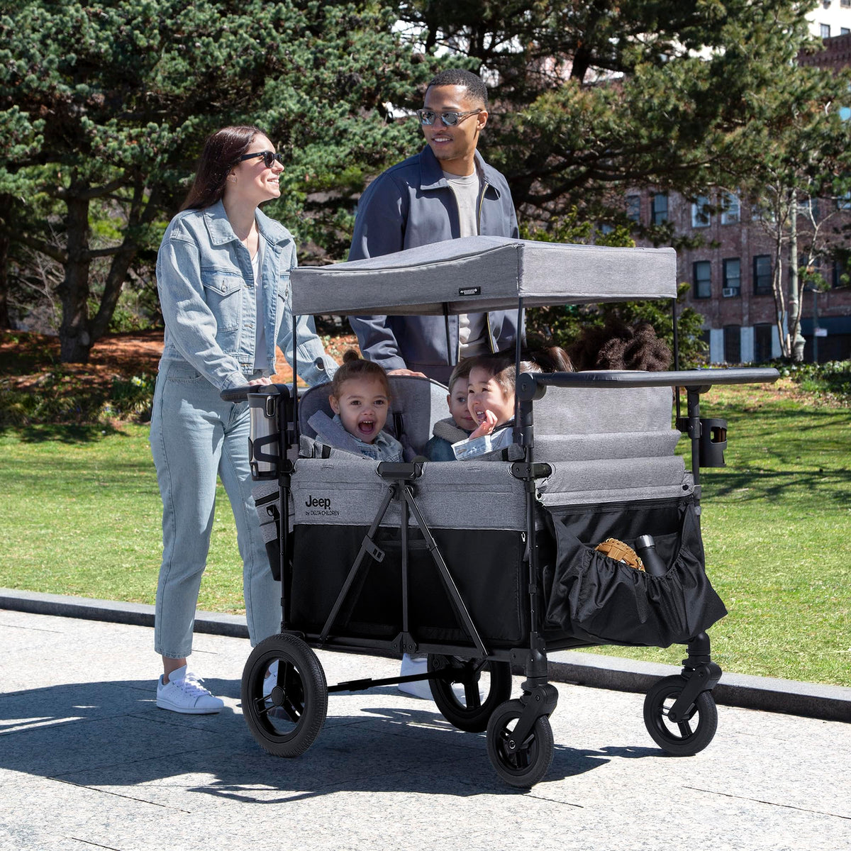 Delta Children Jeep Wrangler Deluxe Carrito Paseo para 4 Niños con Toldo y Nevera